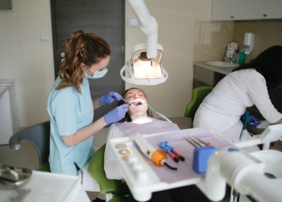 Стоматолог Шаранда назвала способы избавиться от налета и зубного камня